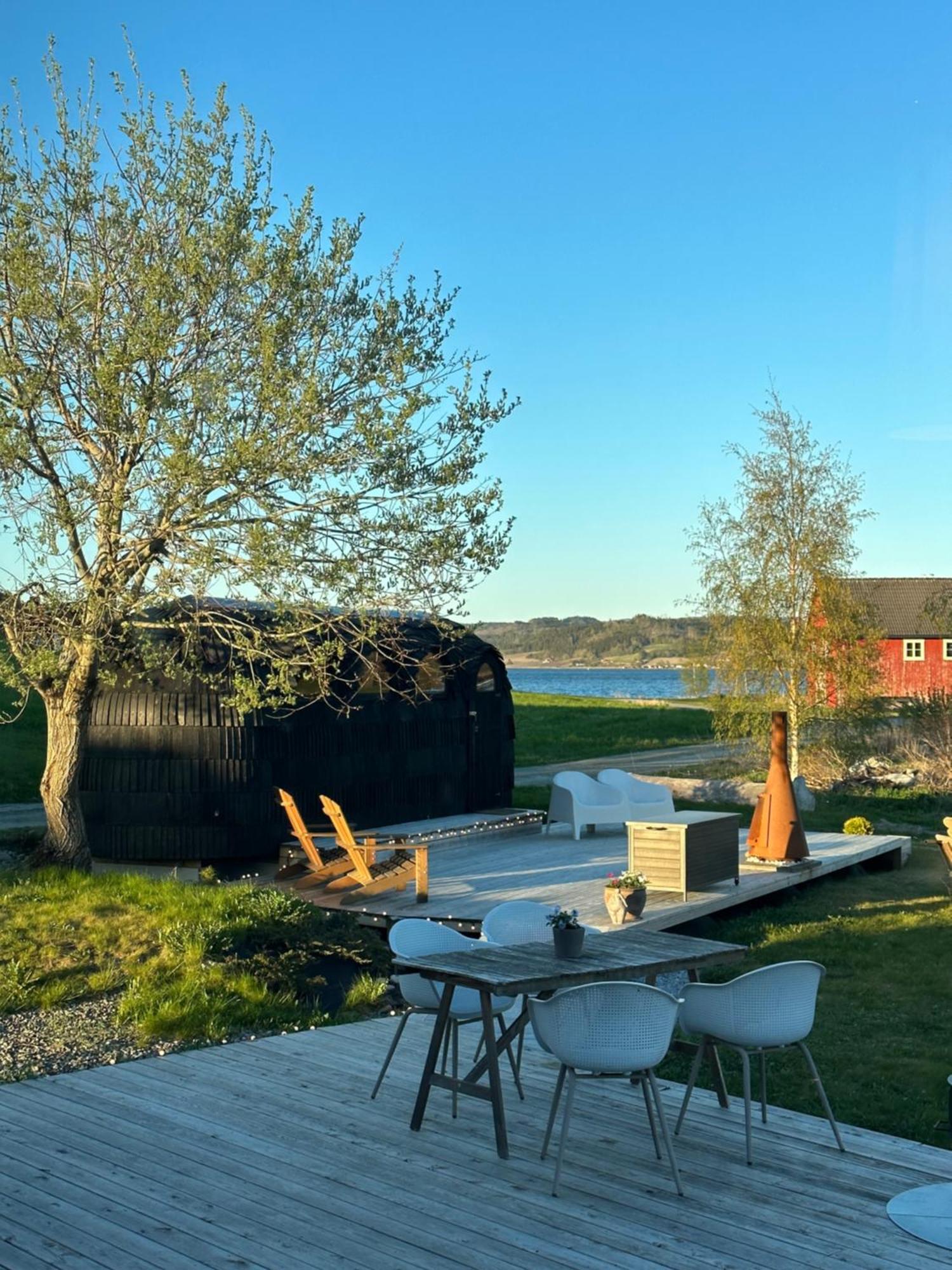 Saga, Et Unikt, Sjarmerende Badehotell Med Fa Rom, Sauna Og Badebrygge - Inderoy Straumen  Екстер'єр фото