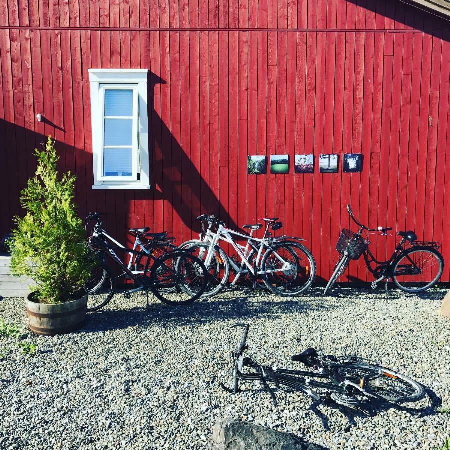 Saga, Et Unikt, Sjarmerende Badehotell Med Fa Rom, Sauna Og Badebrygge - Inderoy Straumen  Екстер'єр фото